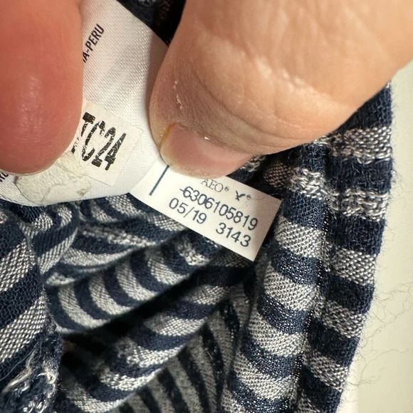 AMERICAN EAGLE Blue And Gray Striped Wrap Mini Skirt Size Small - Picture 6 of 10